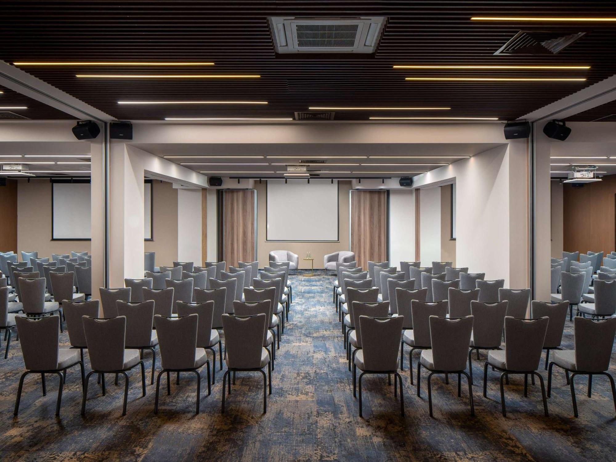 Mercure Conacul Cozieni Pasarea Exterior foto